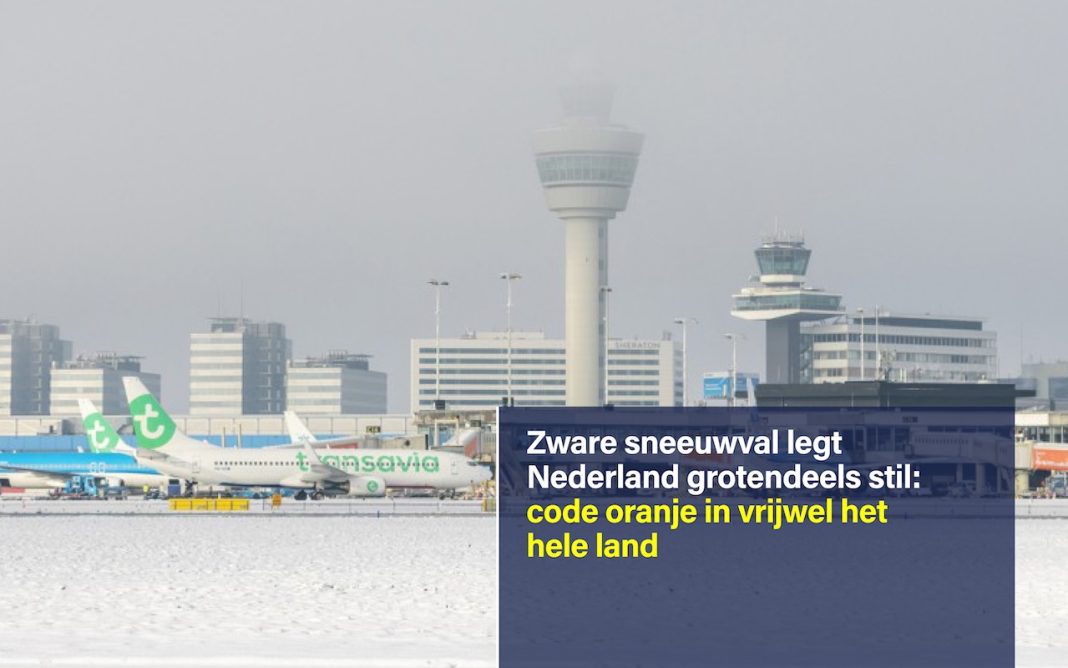 Zware sneeuwval legt Nederland grotendeels stil: code oranje in vrijwel het hele land