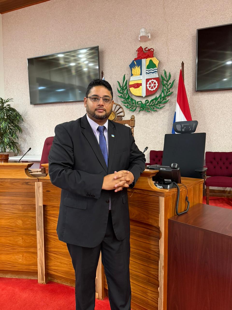 Parlementariër John Hart vraagt om actualisering in zaak A.C. Lanoy Parlementariër John Hart vraagt om actualisering in zaak A.C. Lanoy