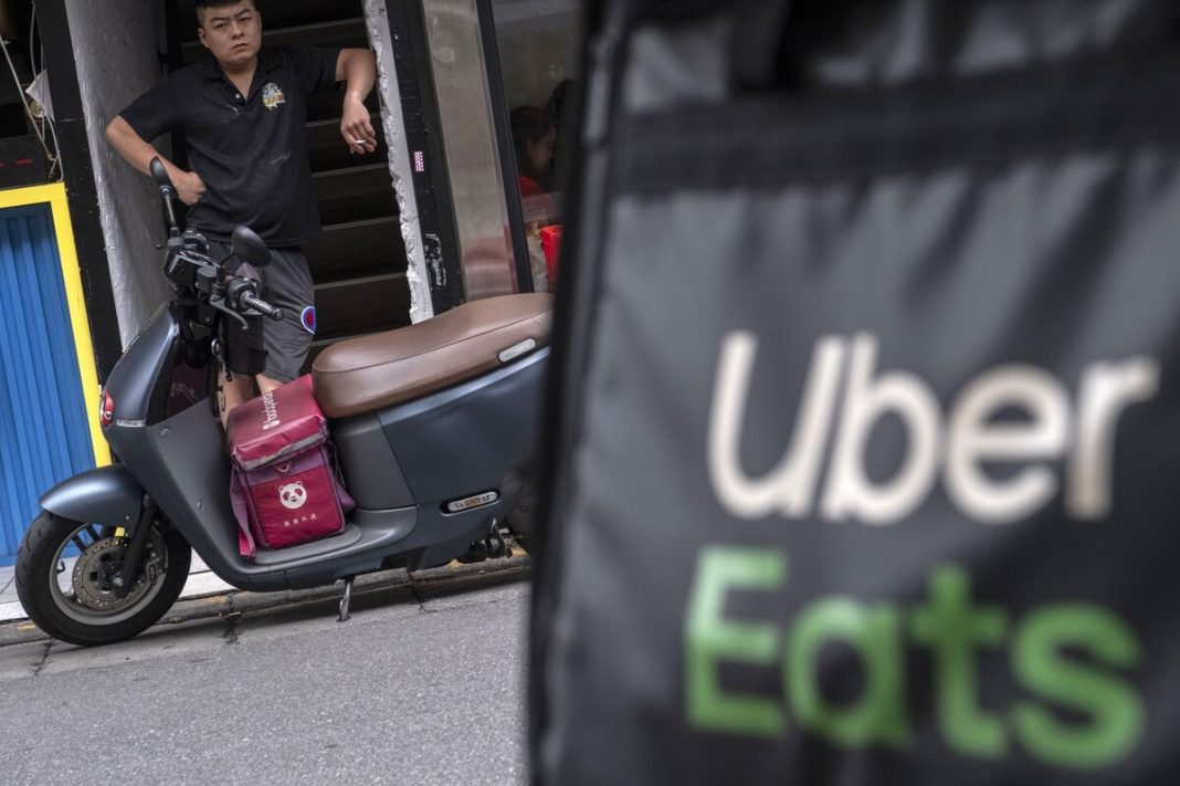 Uber doet overnamebod van €33 per aandeel op Delivery Hero (Picture by: assets.bwbx.io)