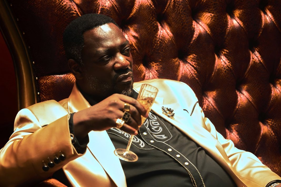 Acteur Adewale Akinnuoye-Agbaje blikt terug op het Euphoria-seizoensfinale Acteur Adewale Akinnuoye-Agbaje blikt terug op het Euphoria-seizoensfinale (Picture by: variety.com)