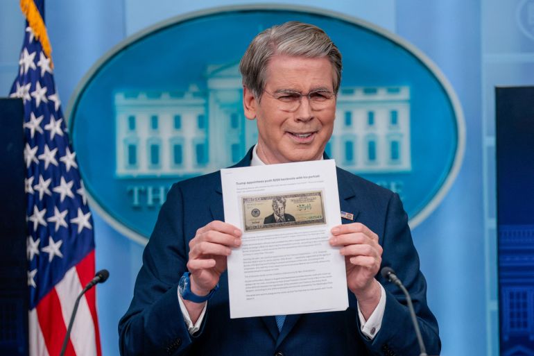 Amerikaanse minister bevestigt plannen voor bankbiljet met gezicht van Trump (Picture by: aljazeera.com)