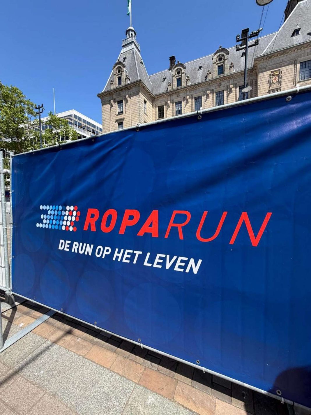 Arubaanse jongere Juan Villarraga neemt deel aan internationaal benefiet-estafetteloop Roparun (Picture by: 24ora.com)