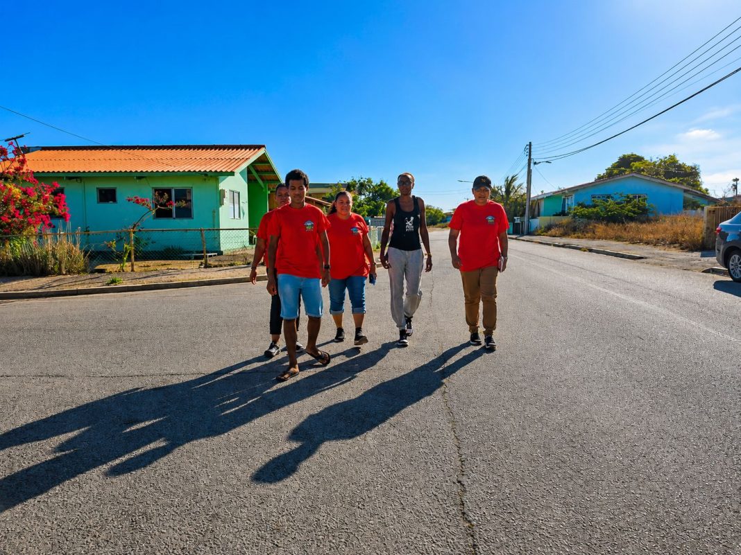 Bario Mabon en Fundacion Luna werken samen aan aanpak zwerfhondenproblematiek Bario Mabon en Fundacion Luna werken samen aan aanpak zwerfhondenproblematiek (Picture by: solodipueblo.com)