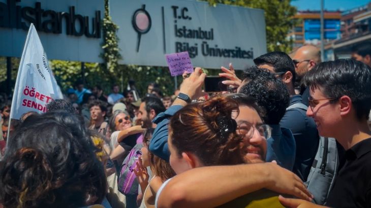 Bilgi Universiteit Istanbul heropend na studentenprotesten en politieoptreden Bilgi Universiteit Istanbul heropend na studentenprotesten en politieoptreden (Picture by: aljazeera.com)