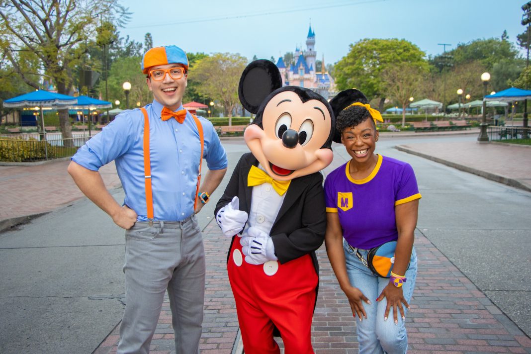 Blippi en Meekah krijgen speciale Disneyland-afleveringen Blippi en Meekah krijgen speciale Disneyland-afleveringen (Picture by: variety.com)