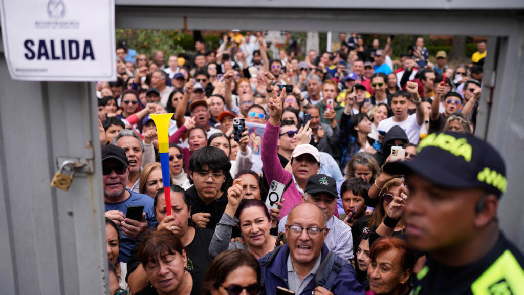 Colombia kiest nieuwe president: links en rechts strijden om de macht Colombia kiest nieuwe president: links en rechts strijden om de macht (Picture by: s.france24.com)