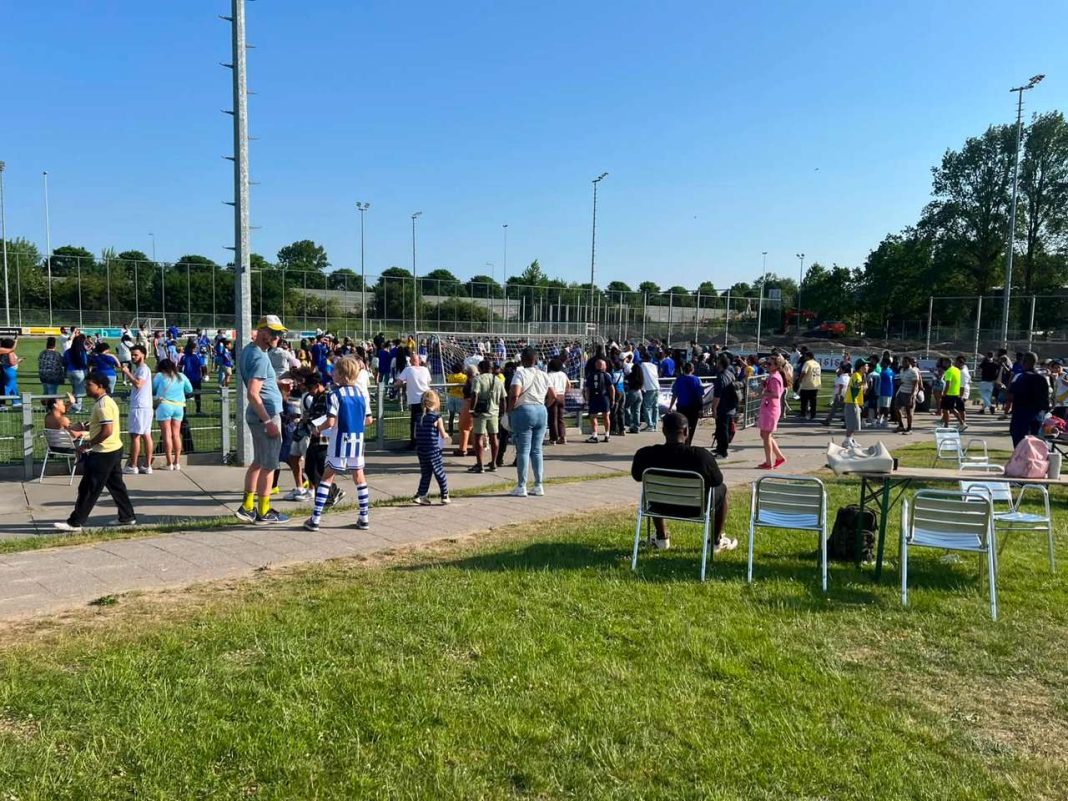Curaçaos voetbalelftal ontmoet supporters in Rotterdam tijdens aanloop naar WK 2026 (Picture by: 24ora.com)