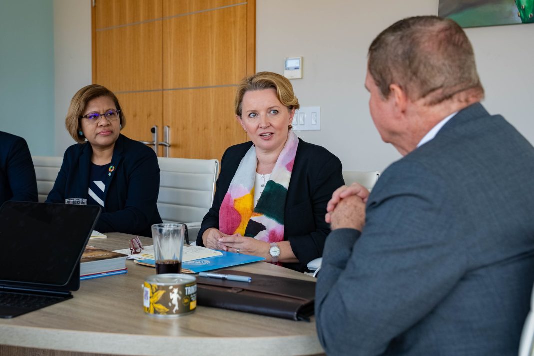 Premier Eman en VN-coördinator bespreken strategische samenwerking Premier Eman en VN-coördinator bespreken strategische samenwerking