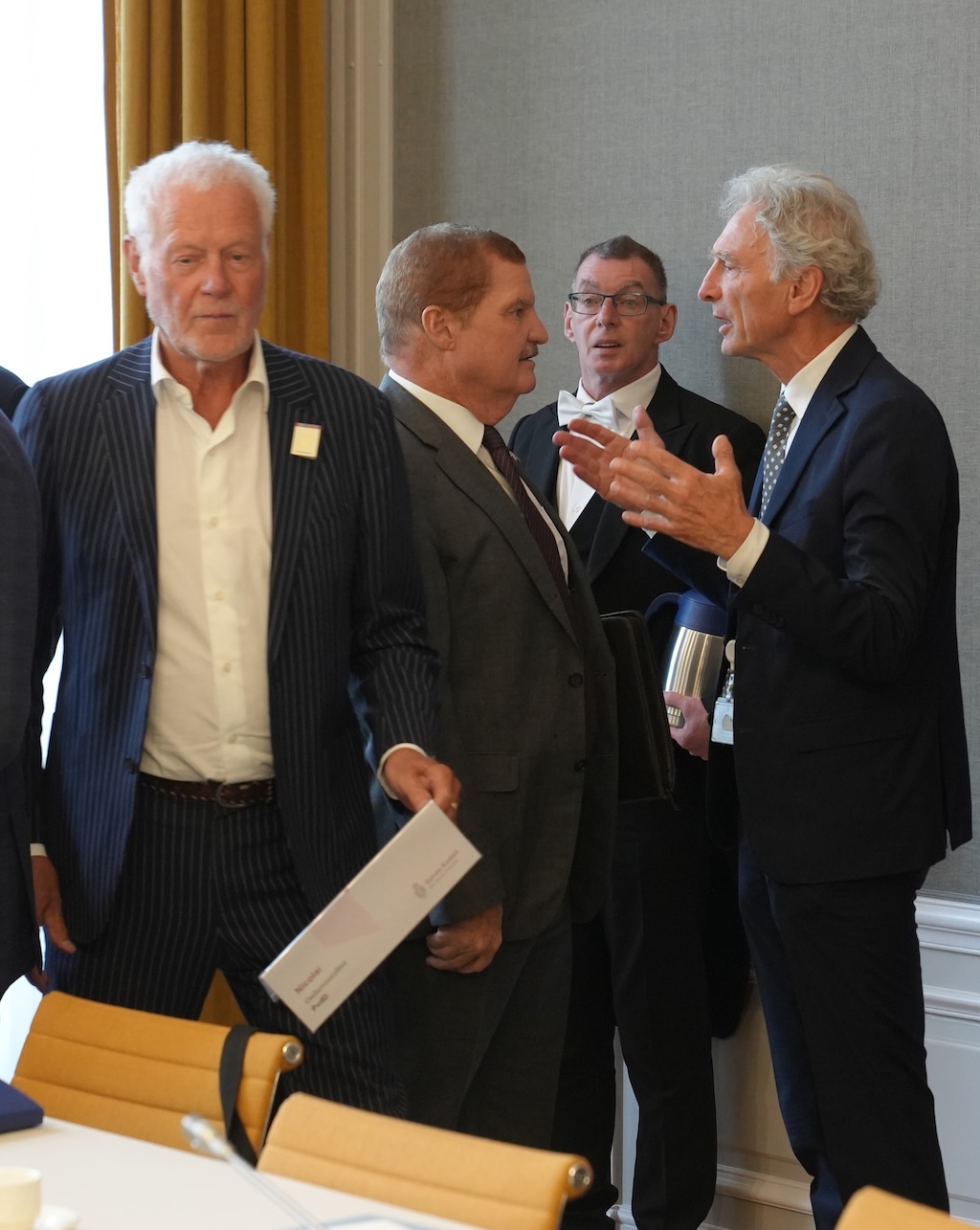 Verbetering van minimumloon en Koninkrijksrelaties centraal tijdens overleg in Eerste Kamer Verbetering van minimumloon en Koninkrijksrelaties centraal tijdens overleg in Eerste Kamer