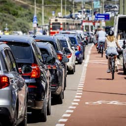 Drukte bij Nederlandse stranden: parkeerplaatsen Scheveningen en Kijkduin volledig bezet Drukte bij Nederlandse stranden: parkeerplaatsen Scheveningen en Kijkduin volledig bezet (Picture by: nu.cw)
