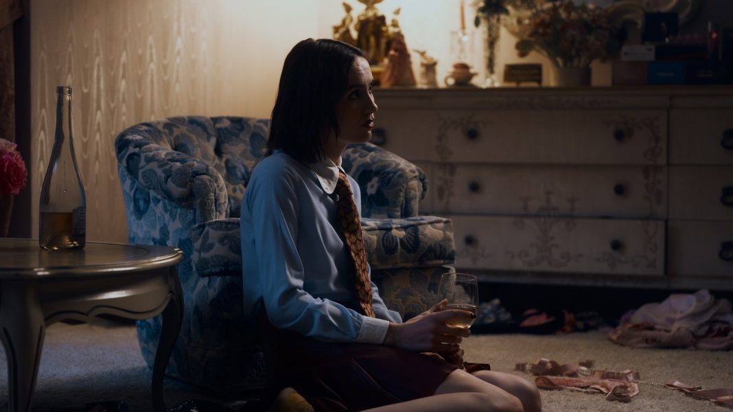 Euphoria seizoen 3 finale uitgelegd: wat gebeurt er met Rue van Zendaya? Euphoria seizoen 3 finale uitgelegd: wat gebeurt er met Rue van Zendaya? (Picture by: slashfilm.com)