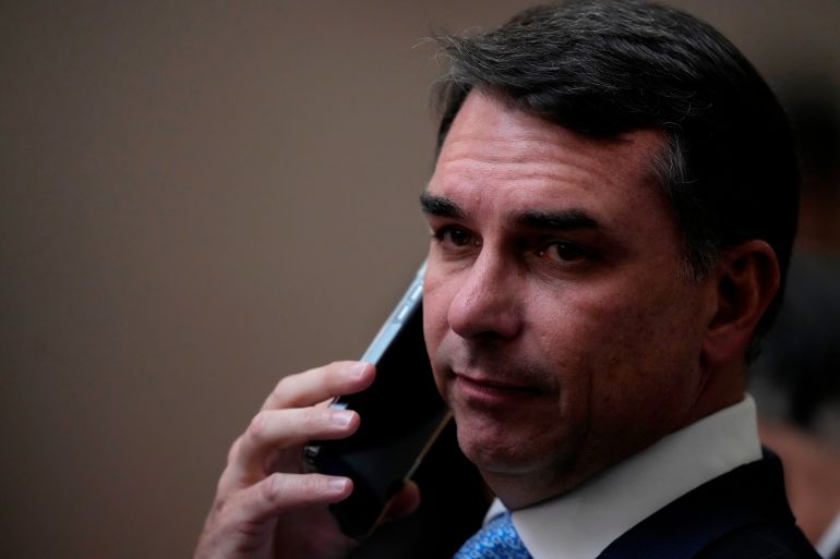 Flavio Bolsonaro ontmoet Trump te midden van schandaal rond presidentiële campagne Flavio Bolsonaro ontmoet Trump te midden van schandaal rond presidentiële campagne (Picture by: aljazeera.com)