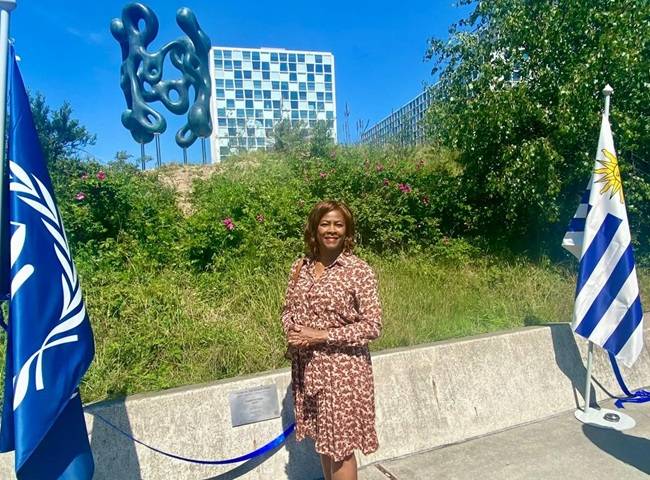 Gevolmachtigde minister Arrindell aanwezig bij onthulling Uruguayaans kunstwerk bij ICC (Picture by: 721news.com)