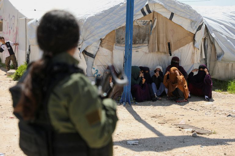 Groep vrouwen en kinderen met vermeende IS-banden keert terug naar Australië (Picture by: aljazeera.com)