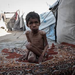Honger als wapen: meer dan 20.000 voedselaanvallen in acht jaar tijd Honger als wapen: meer dan 20.000 voedselaanvallen in acht jaar tijd (Picture by: nu.cw)