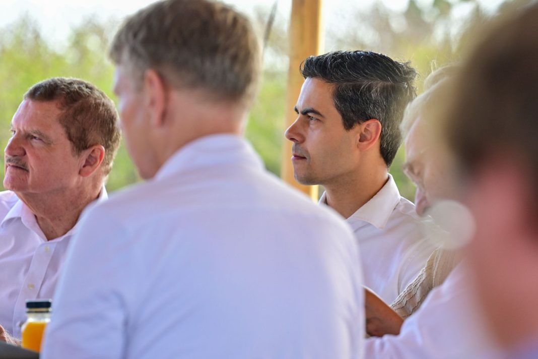 Aruba wil positie als kenniscentrum voor duurzaamheid versterken met Wageningen University & Research Aruba wil positie als kenniscentrum voor duurzaamheid versterken met Wageningen University & Research