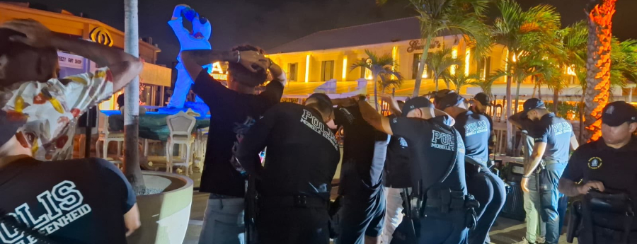 Man aangehouden bij preventieve fouilleeractie; drugs en groot geldbedrag in beslag genomen (Picture by: noticiacla.com)