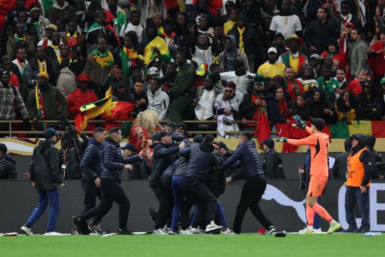 Marokkaanse koning begnadigt gevangen Senegalese voetbalfans om humanitaire redenen (Picture by: aljazeera.com)