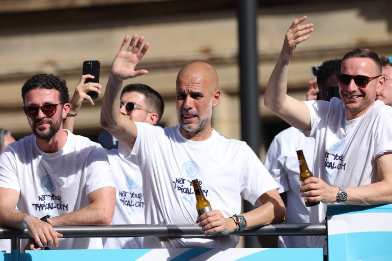 Michael Jordan eert Pep Guardiola bij groots afscheidsfeest bij Manchester City (Picture by: aljazeera.com)