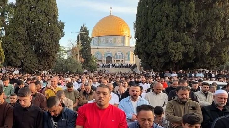 Miljoenen moslims wereldwijd vieren Eid al-Adha met gebed en offer Miljoenen moslims wereldwijd vieren Eid al-Adha met gebed en offer (Picture by: aljazeera.com)