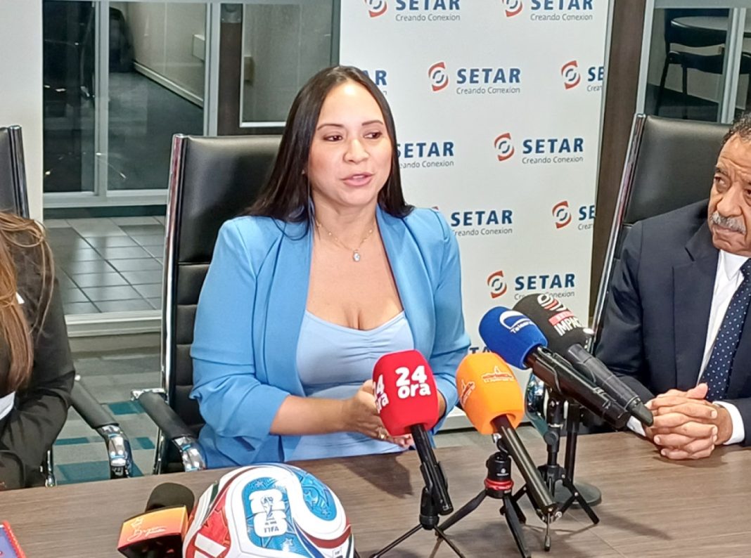 Minister Croes spreekt waardering uit voor SETAR en Telearuba bij uitzending WK Voetbal 2026 (Picture by: diario.aw)