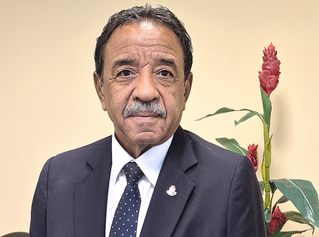 Minister Herdé: geen lapmiddelen meer, maar duurzame wegeninfrastructuur voor Aruba (Picture by: diario.aw)
