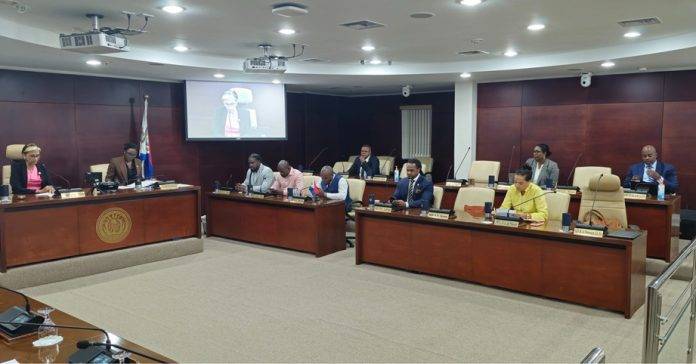 Parlement Sint Maarten hervat vergadering over financieel toezicht Parlement Sint Maarten hervat vergadering over financieel toezicht (Picture by: 721news.com)