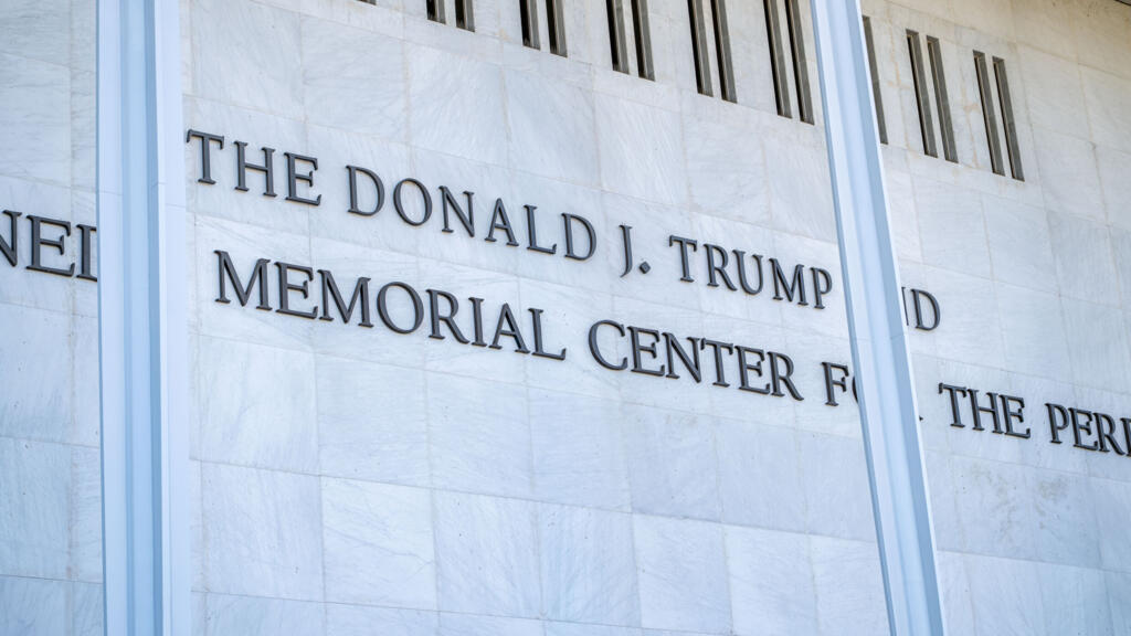 Rechter blokkeert Trumps plannen voor Kennedy Center Rechter blokkeert Trumps plannen voor Kennedy Center (Picture by: s.france24.com)