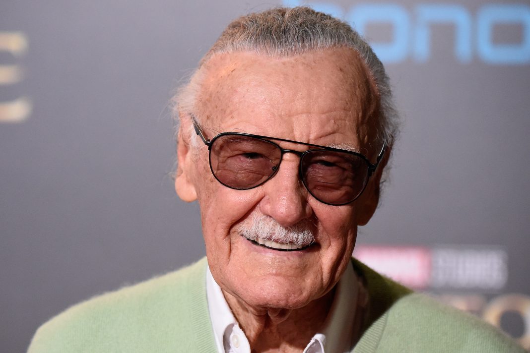 Stan Lee ‘keert terug’ via AI: stem en uiterlijk van Marvel-legende worden digitaal nageleefd Stan Lee 'keert terug' via AI: stem en uiterlijk van Marvel-legende worden digitaal nageleefd (Picture by: variety.com)