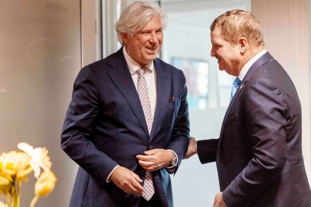 Van Campen verwelkomt premier van Aruba tijdens bezoek aan Nederland (Picture by: 24ora.com)