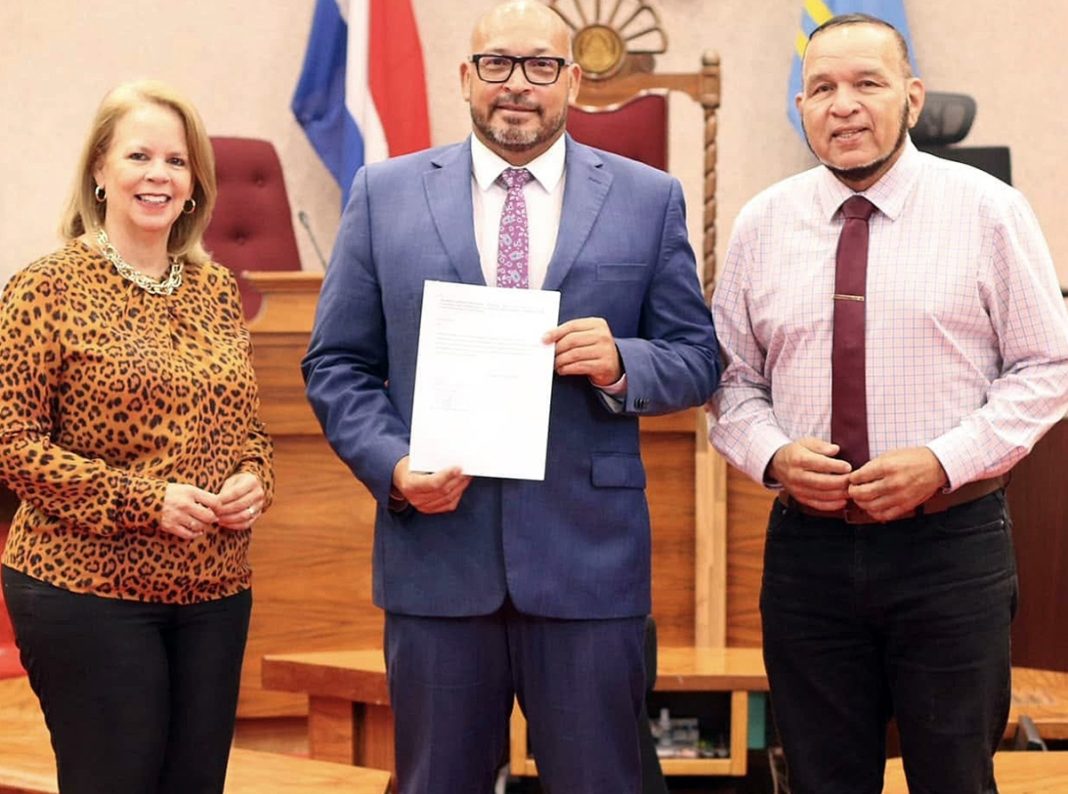 Wetsvoorstel beoogt kwijtschelding van 50 procent op studielening bij werkzaamheid op Aruba (Picture by: diario.aw)