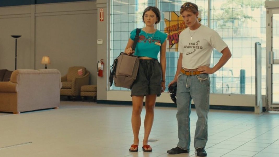 Wie is Lukita Maxwell, de actrice die Kat speelt in de horrorfilm Backrooms? (Picture by: slashfilm.com)