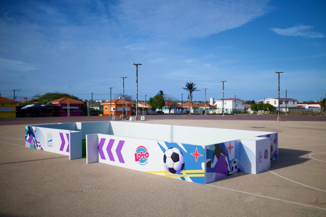 Minister Gerlien Croes: twee tijdelijke minivelden in Oranjestad en San Nicolas voor kinderen Minister Gerlien Croes: twee tijdelijke minivelden in Oranjestad en San Nicolas voor kinderen