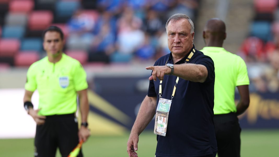Advocaat toont ontspannen houding in aanloop naar WK-kwalificatieduel Curaçao tegen Ecuador (Photo by: usatoday.com)