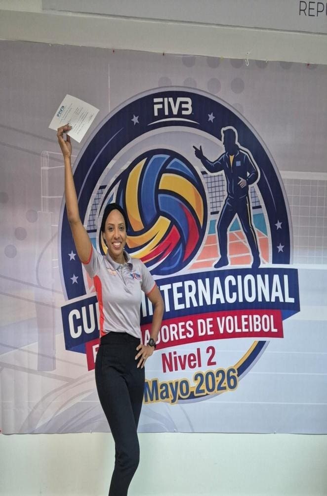 Arubaanse volleybalcoach Jackie Toussaint behaalt FIVB-coachcertificaat niveau II Arubaanse volleybalcoach Jackie Toussaint behaalt FIVB-coachcertificaat niveau II (Picture by: 24ora.com)