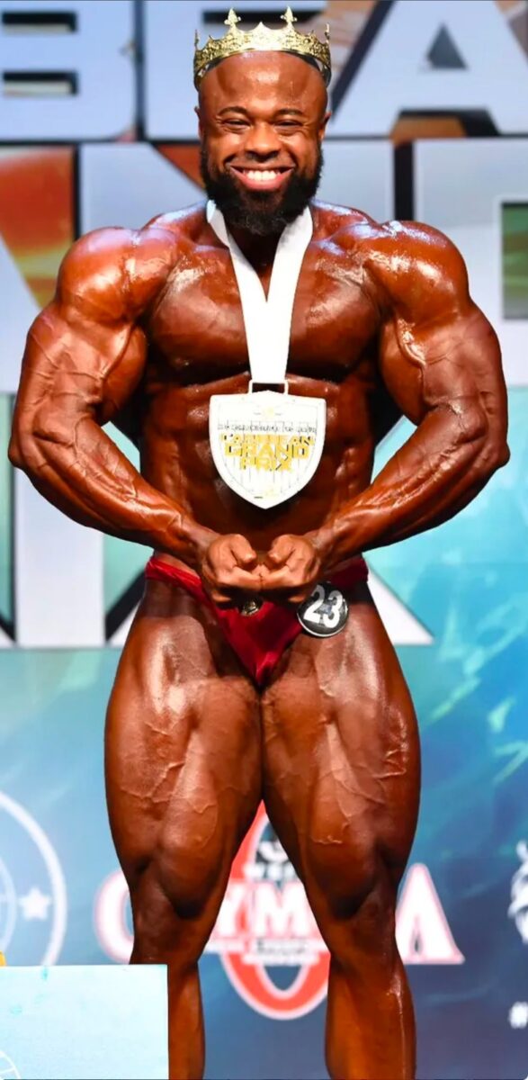 Atlas Classic Curaçao steunt bodybuilder Jimson Janga bij zijn profdebuut (Picture by: extra.cw)