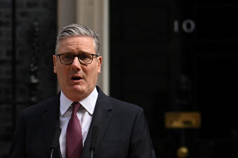 Brits premier Keir Starmer kondigt zijn aftreden aan Brits premier Keir Starmer kondigt zijn aftreden aan (Picture by: aljazeera.com)