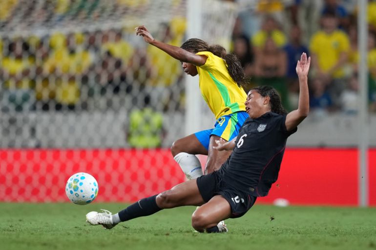 Chaos bij vriendschappelijk duel: Brazilië krijgt acht rode kaarten tegen VS (Picture by: aljazeera.com)