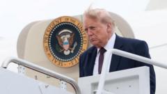 Congres keurt voor het eerst oorlogsbevoegdheidsmaatregel goed tegen wil van Trump Congres keurt voor het eerst oorlogsbevoegdheidsmaatregel goed tegen wil van Trump (Picture by: ichef.bbci.co.uk)