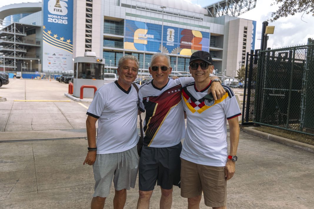 Duitse supporters aanwezig bij WK 2026 in Houston voor openingsduel tegen Curaçao (Picture by: 24ora.com)