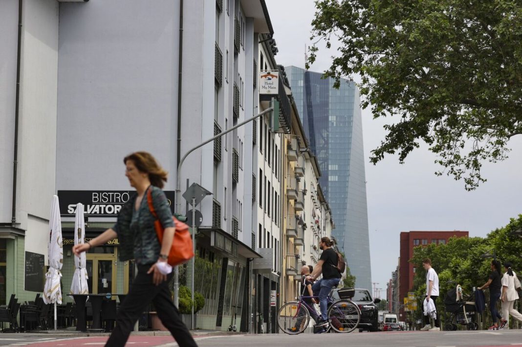 ECB: Inflatieverwachtingen consumenten dalen licht, maar blijven hoog ECB: Inflatieverwachtingen consumenten dalen licht, maar blijven hoog (Picture by: assets.bwbx.io)