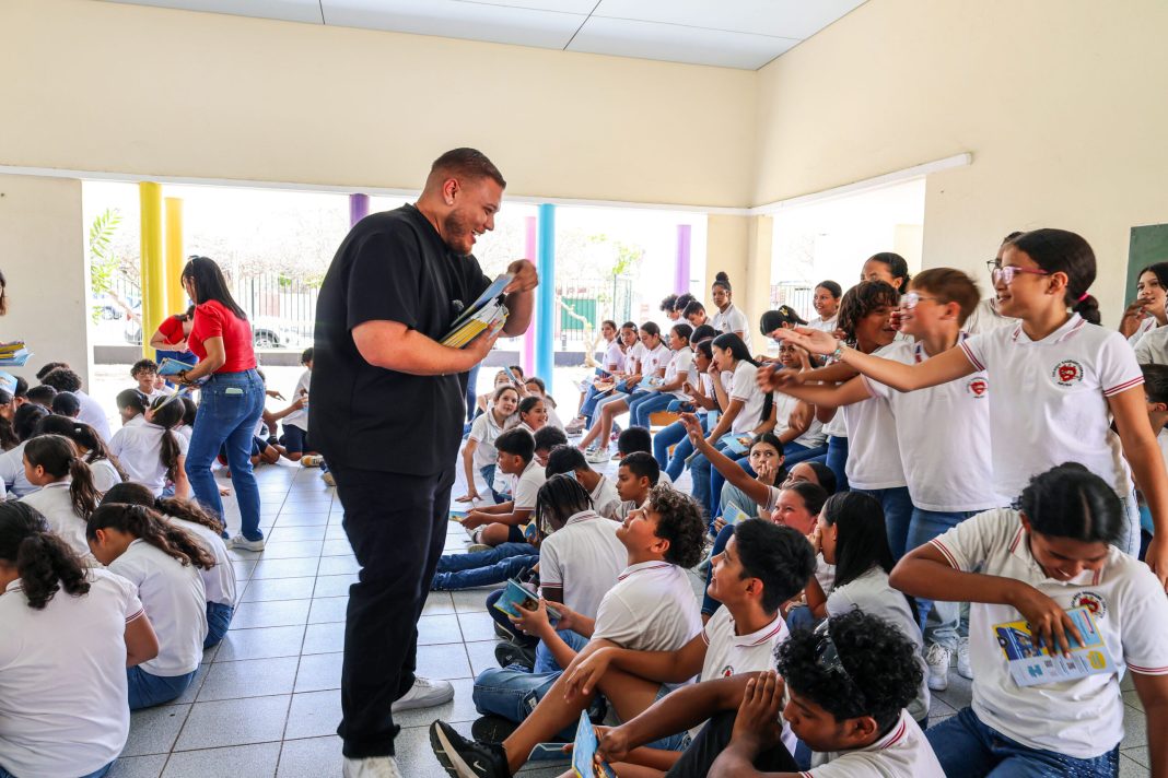 Fundacion Buki di Pret lanceert zesde editie van vakantieBoek op Aruba (Picture by: 24ora.com)