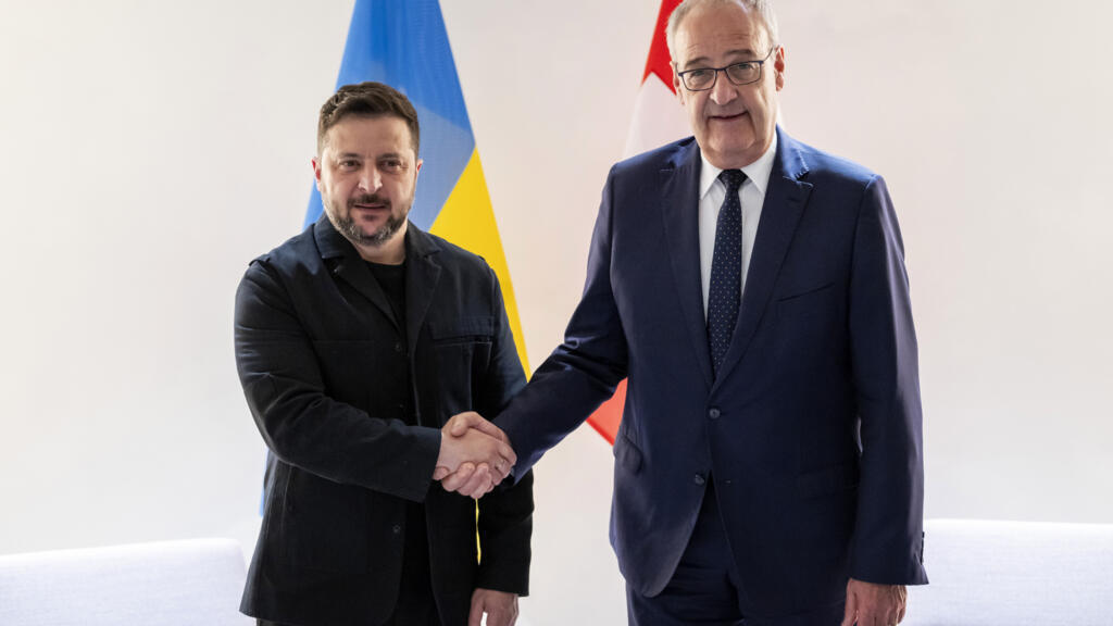 G7-leiders ontmoeten Zelensky terwijl Trump hoopvol is over doorbraak in Oekraïne G7-leiders ontmoeten Zelensky terwijl Trump hoopvol is over doorbraak in Oekraïne (Picture by: s.france24.com)