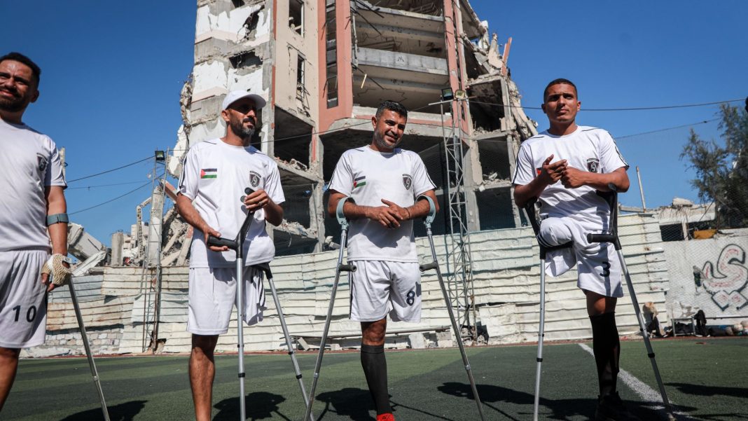 Gaza kijkt van verre naar het WK: voetbal als middel om te overleven Gaza kijkt van verre naar het WK: voetbal als middel om te overleven (Picture by: aljazeera.com)