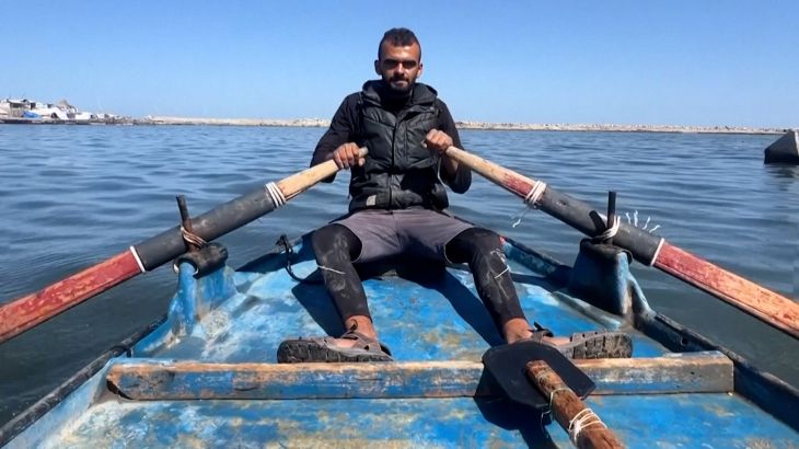 Gazaanse vissers bouwen bootjes van puin en deurlijsten (Picture by: aljazeera.com)