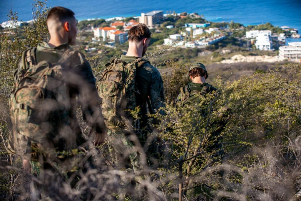 Geen paniek: militaire oefeningen deze week zichtbaar op Curaçao Geen paniek: militaire oefeningen deze week zichtbaar op Curaçao (Picture by: nu.cw)