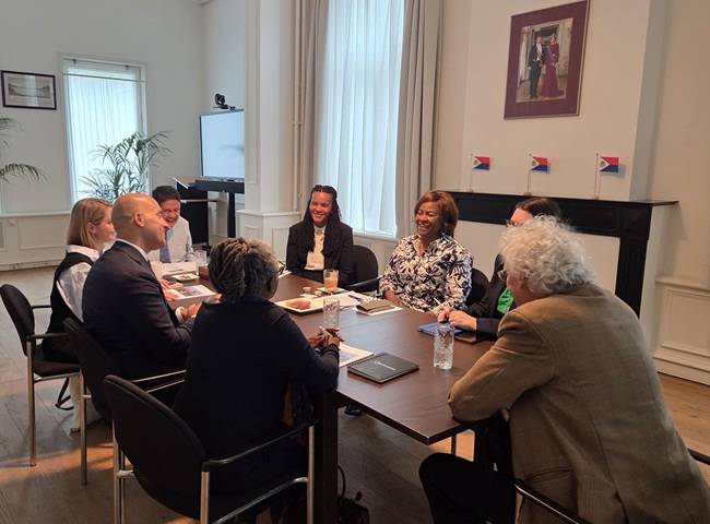 Gevolmachtigde minister Arrindell spreekt met expertgroep over democratisch tekort in het Koninkrijk (Picture by: 721news.com)