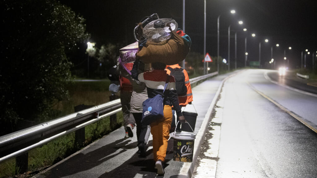 Geweld tegen migranten in Zuid-Afrika: honderden vluchten voor opgehitste menigten Geweld tegen migranten in Zuid-Afrika: honderden vluchten voor opgehitste menigten (Picture by: s.france24.com)
