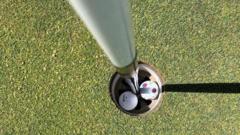 Golfduo trotseert kans van 17 miljoen op één met twee holes-in-one op hetzelfde moment (Picture by: ichef.bbci.co.uk)