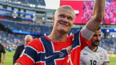Haaland schittert op WK-debuut: twee goals bij ruime Noorse zege op Irak Haaland schittert op WK-debuut: twee goals bij ruime Noorse zege op Irak (Picture by: ichef.bbci.co.uk)